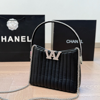 Black Casual Daily Letters Chains Bags