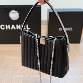 Black Casual Daily Letters Chains Bags